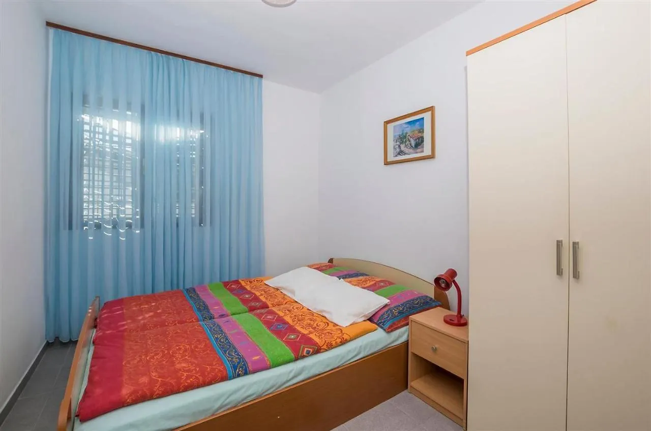 Apartments Ana -Green Street Privlaka  Croatia